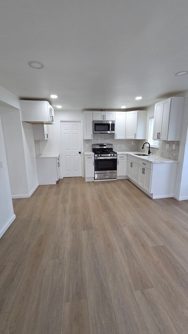 property at 149 W Lane Ave