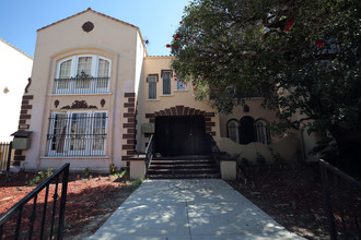 Catalina Apartments in Los Angeles, CA - Building Photo - Building Photo