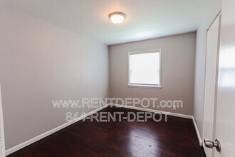 1220 Lincoln Park Dr in Evansville, IN - Building Photo - Building Photo