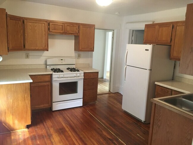 property at 1214 E Mifflin St
