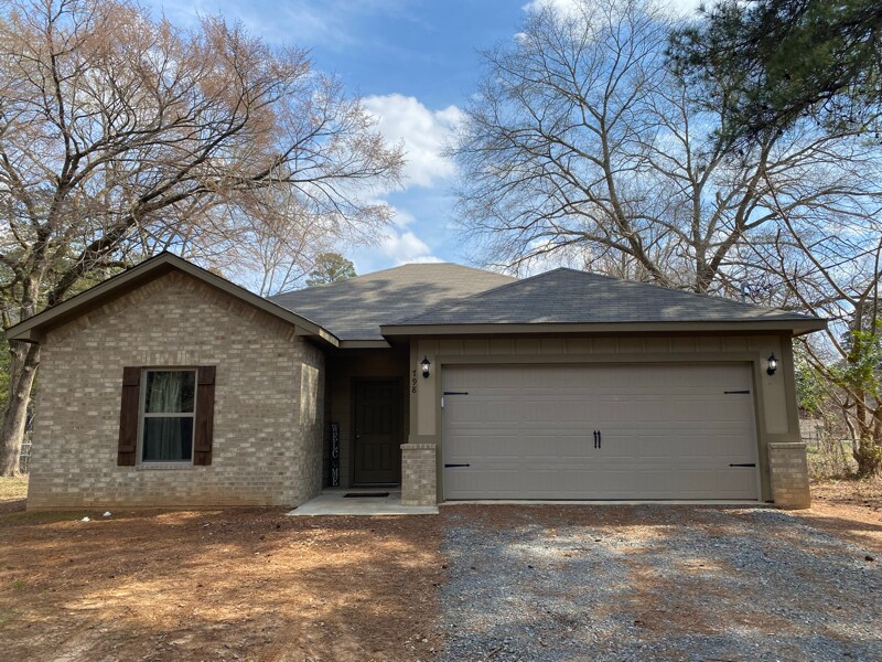 798 Madison St in Carthage, TX - Building Photo