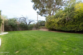 4451 E Earll Dr in Phoenix, AZ - Building Photo - Building Photo