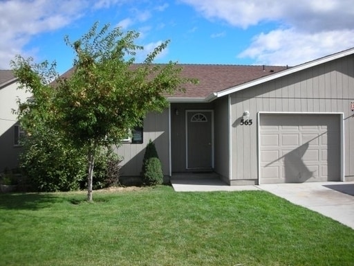 property at 565-567 NE Larch Ave