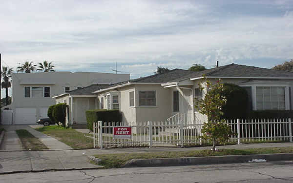 915 Temple Ave in Long Beach, CA - Foto de edificio - Building Photo