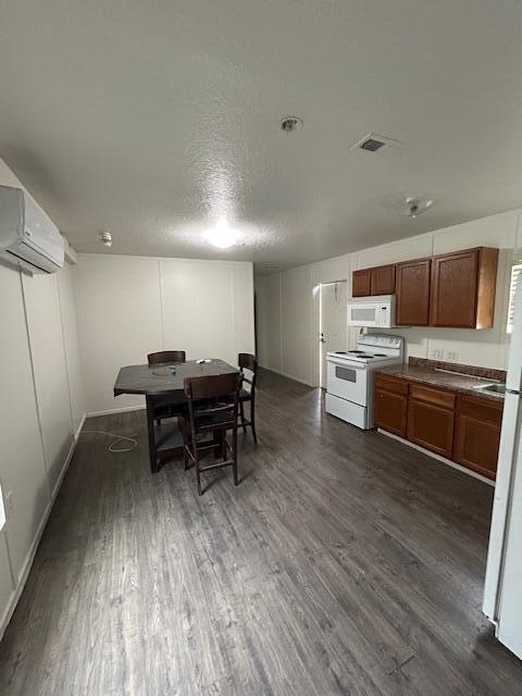 55216 Calhoun St in Thermal, CA - Building Photo