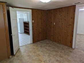 411 S Bradshaw St in Denton, TX - Building Photo - Building Photo