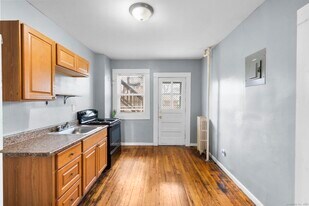 38 Beacon St in New Britain, CT - Building Photo