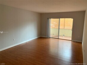 7851 Miller Dr in Miami, FL - Building Photo - Building Photo