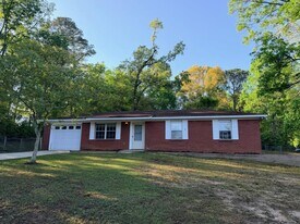 103 Green St in Enterprise, AL - Building Photo
