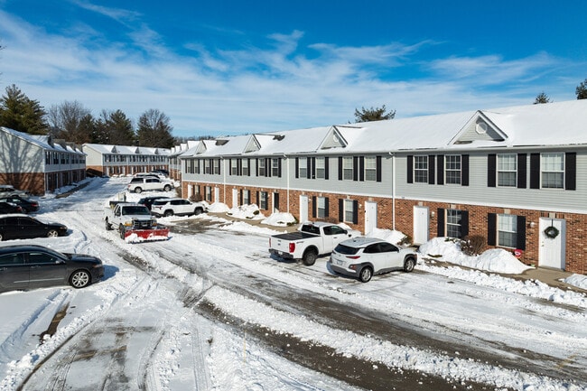 Edelweiss Apartments in Columbia, IL - Building Photo - Building Photo