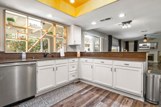 34 Stone Cress Dr in Henderson, NV - Building Photo - Building Photo