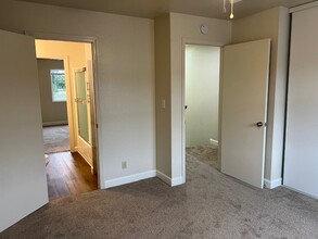 Fletcher Lane Townhomes in Hayward, CA - Building Photo - Building Photo