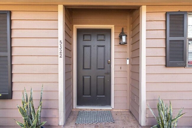 5322 Bradbury Ct in Tampa, FL - Building Photo - Building Photo