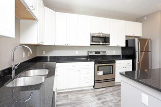 Avenue 204 in Gretna, NE - Building Photo - Interior Photo