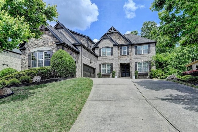 property at 11034 Estates Cir