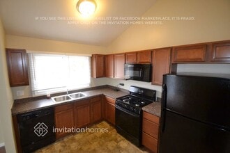 30W078 Maplewood Dr in Warrenville, IL - Foto de edificio - Building Photo