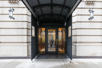 43 W 64th St in New York, NY - Foto de edificio - Building Photo