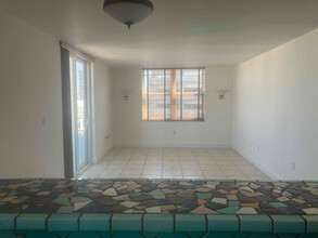 720 Collins Ave in Miami Beach, FL - Building Photo - Building Photo