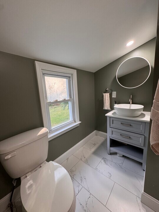 3 Linda Ln, Unit Unit 2 in Green Brook, NJ - Building Photo