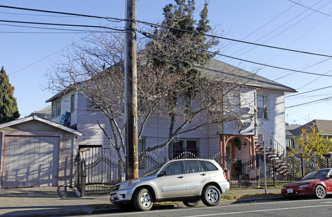 1209 39th Ave in Oakland, CA - Foto de edificio - Building Photo