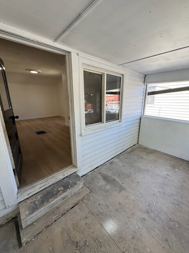 165 College Ave N in Sarnia, ON - Building Photo - Building Photo