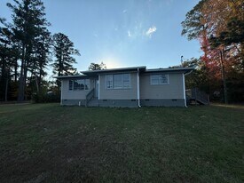 3002 Lawrence Rd in West Columbia, SC - Building Photo