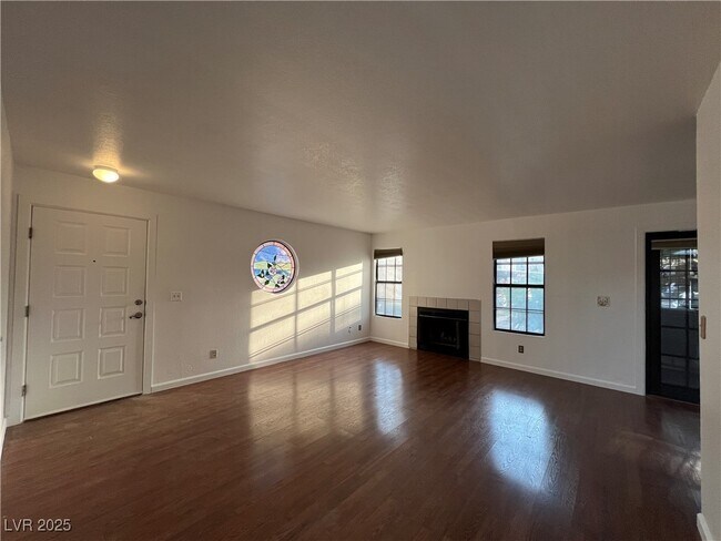 5070 Jeffreys St in Las Vegas, NV - Building Photo - Building Photo