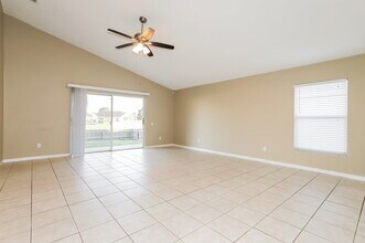 10461 Hallmark Blvd in Riverview, FL - Building Photo - Building Photo