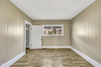 1009 Washburn St in Scranton, PA - Building Photo - Building Photo