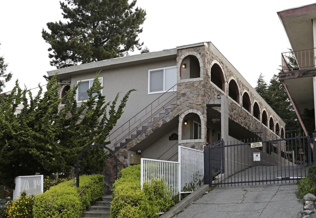 2 Whitmore Pl in Oakland, CA - Foto de edificio