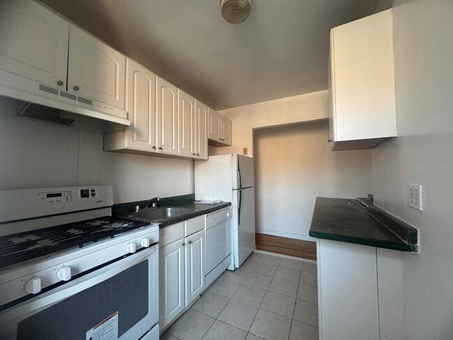 3404 76th St, Unit 3
