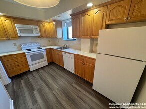 375 Massachusetts Ave, Unit 49 in Arlington, MA - Foto de edificio - Building Photo