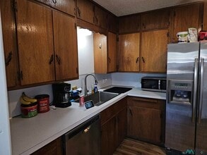 217 W University Dr in Portales, NM - Building Photo - Building Photo