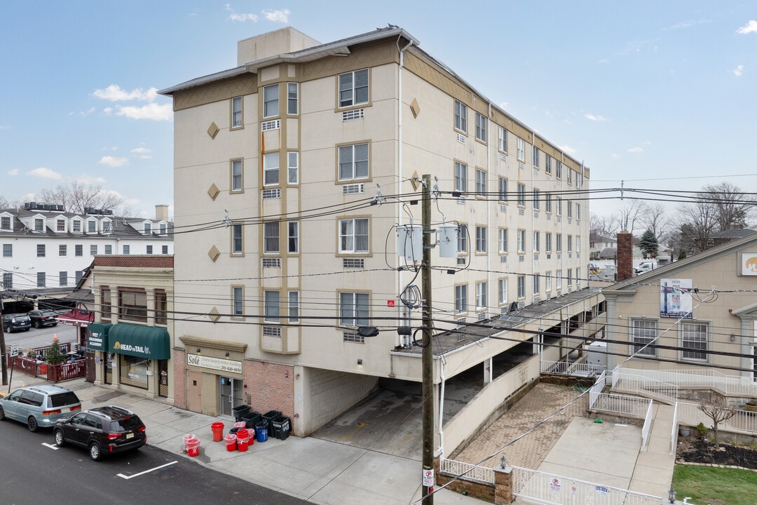 Sole in Cliffside Park, NJ - Building Photo