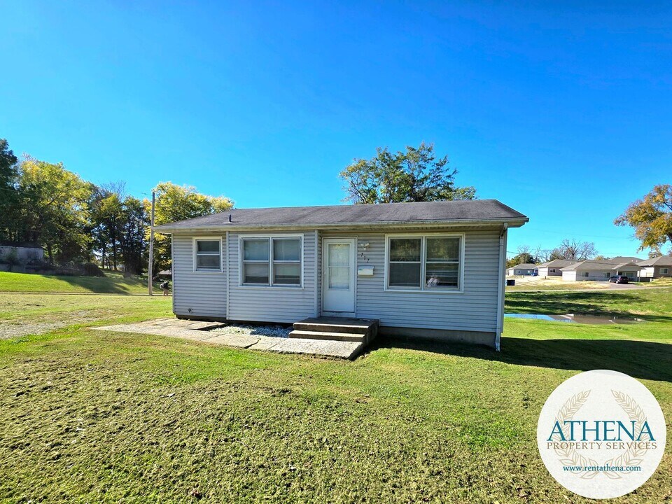 717 S Benton St in Cape Girardeau, MO - Building Photo