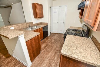 8934 Santo Domingo in Houston, TX - Building Photo - Building Photo