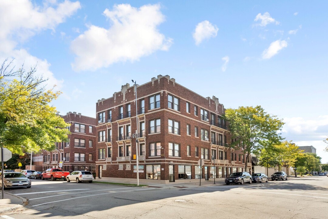 1651 W Jonquil Ter, Unit 16 in Chicago, IL - Building Photo