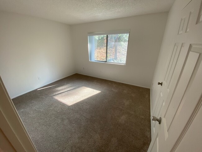 4265 Mesa Vista Way, Unit 523 in Oceanside, CA - Foto de edificio - Building Photo