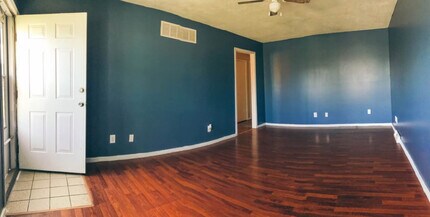 610 W College St in Marshall, MO - Building Photo - Building Photo