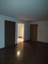 613 Dean Dr, Unit #6 in South Elgin, IL - Foto de edificio - Building Photo