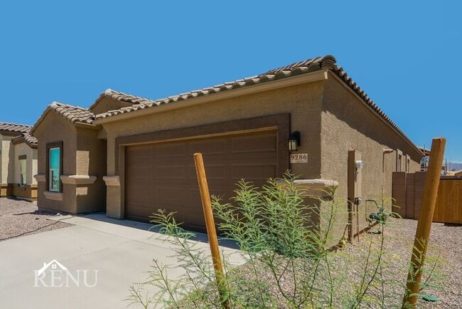 9286 W Creosote Rain Dr in Marana, AZ - Building Photo - Building Photo