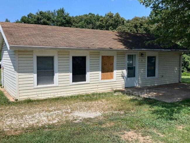 property at 931 Montebello Rd