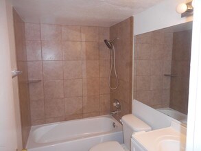 15402 N 28th St-Unit -119 in Phoenix, AZ - Building Photo - Building Photo