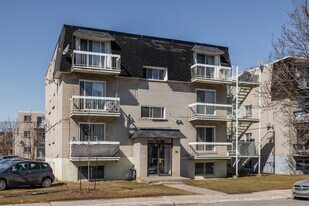 419 Copernic Av in Laval, QC - Building Photo