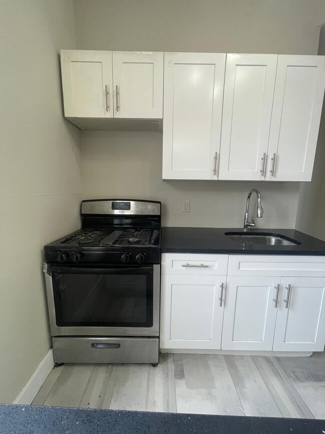 618 Bramhall Ave, Unit 3L