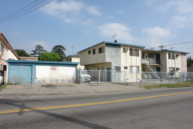 14051-14055 Valerio St in Van Nuys, CA - Building Photo - Building Photo