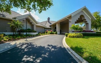 9300 Clubside Cir in Sarasota, FL - Foto de edificio - Building Photo