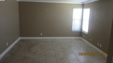 1361 Seventh St in Ripon, CA - Foto de edificio - Building Photo
