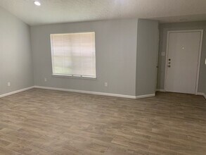 3610 Mattingham Dr in Houston, TX - Foto de edificio - Building Photo
