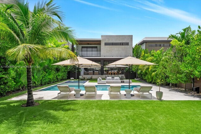 715 NE 77th St in Miami, FL - Building Photo - Building Photo